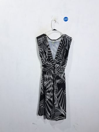 JFW Sleeveless V-Neck Twist Front Dress