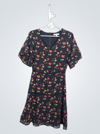 Downeast Schwarzes Blumenshirt Kleid