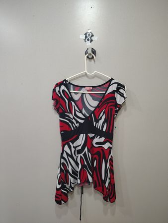 Voila Women's V-Neck Flutter Sleeve Tunic Top