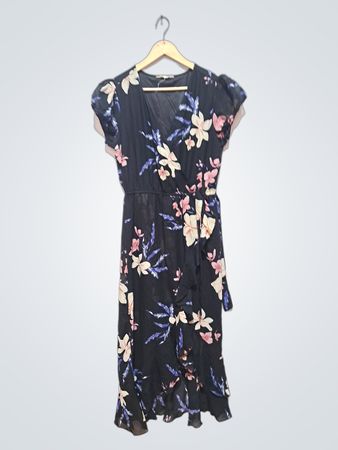 Schwarzes Blumendruck Wickelkleid