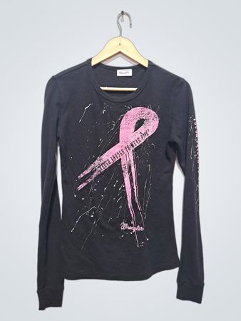 Wrangler Langarm-Brustkrebsbewusstseins-T-Shirt