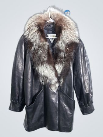 Marvin Richards schwarze Lederjacke mit Pelzkragen