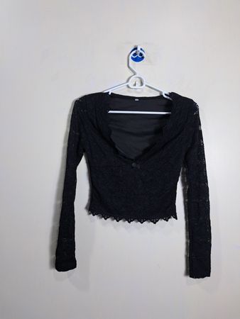 Black Lace Long Sleeve Cropped Top