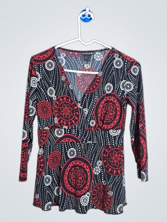 PETITE SOPHISTICATE Women's Black Red White Pattern V-Neck 3/4 Sleeve Top