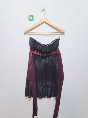 Windsor Trägerloses Kleid mit Schärpe