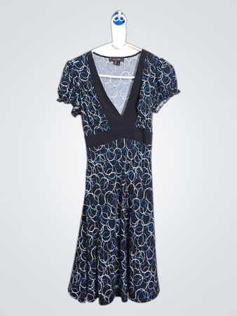 M.J. Michelle Kurzarm Kleid mit geometrischem Print