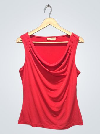 Calvin Klein rotes ärmelloses Top mit Wasserfallausschnitt