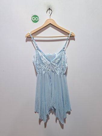 Hellblaues Spitzen-Camisole