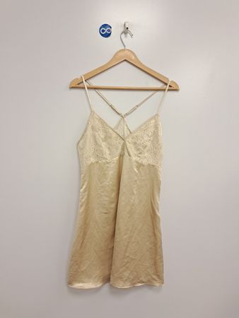 Lulus Spitzenbesatz-Unterkleid