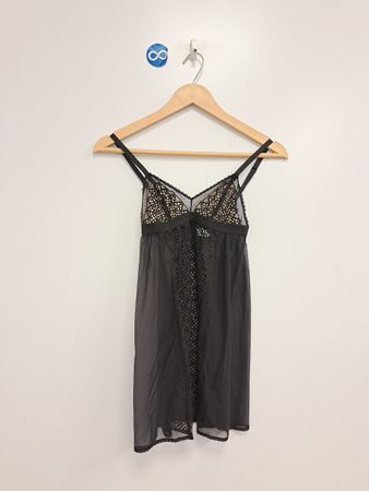 Schwarze Spitzen-Chemise