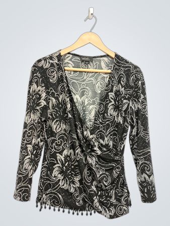 Luxe Illusion Wickel-Oberteil in Schwarz-Weiß mit Blumenmuster und Perlenbesatz