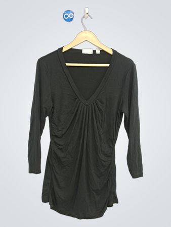 New York & Company Stretch schwarzes V-Ausschnitt gerafftes Oberteil