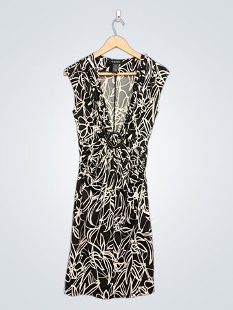 Alyn Paige New York Schwarzes und weißes Blumenmuster V-Ausschnitt Kleid