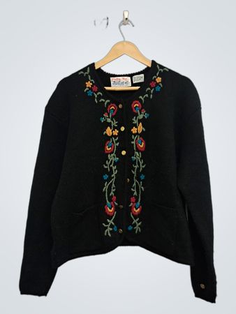 Tally-Ho Collection Schwarze bestickte Strickjacke