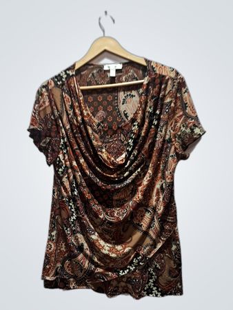Dressbarn Bedrucktes Top mit Wasserfallausschnitt