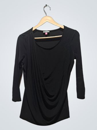 Vince Camuto Schwarzes drapiertes Oberteil