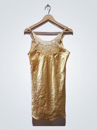 Gelbes Satin-Camisole mit Spitzenbesatz