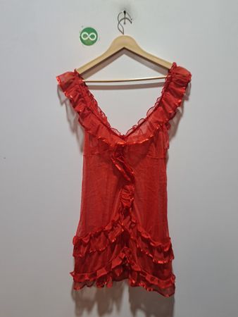 Rotes, gerafftes durchscheinendes Babydoll