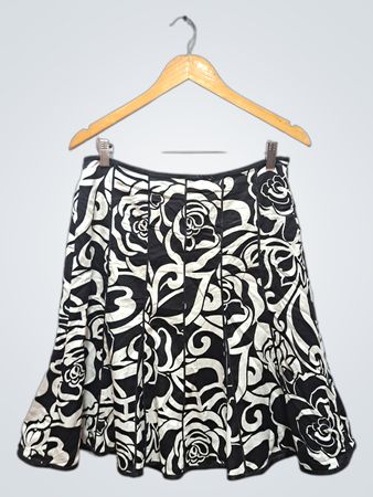 Ann Taylor Black & White Floral Print A-Linien-Rock
