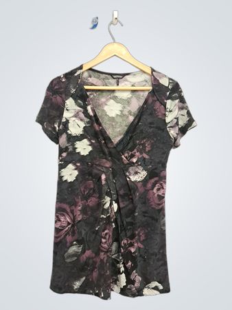 Daisy Fuentes Oberteil mit V-Ausschnitt und Blumenmuster