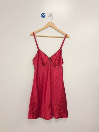 Adonna rotes Satin-Halbkörperkleid M/M