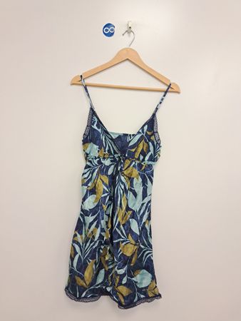 Blaues und grünes Blattmuster-Trägerkleid mit Spitzenbesatz