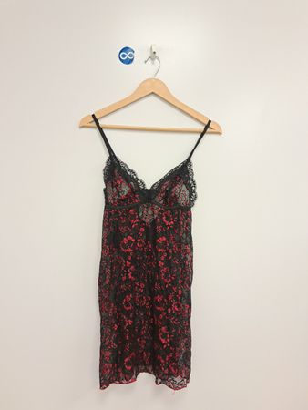 Zuckerdocke schwarzer und roter Spitzenslip