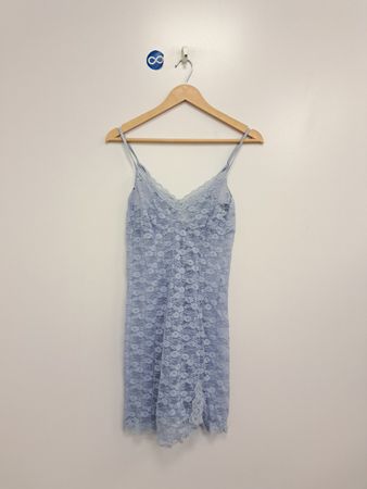 Blaues Spitzen-Unterkleid