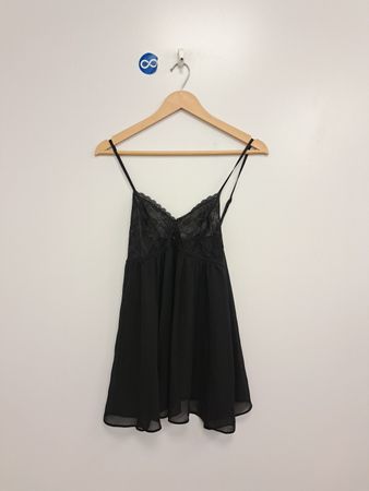 Ambrielle Sleepwear schwarzes Babydoll mit Spitzenbesatz