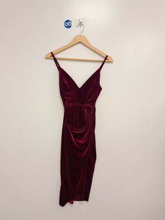 Samtkleid mit gerafftem Einsatz, Midilänge