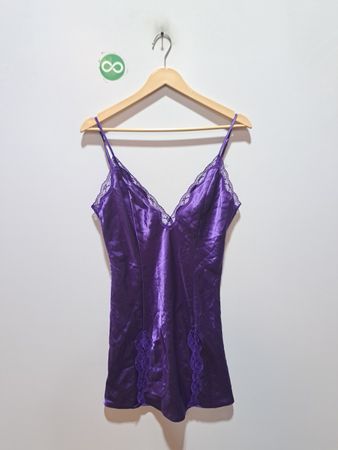 Fredericks of Hollywood robe nuisette en satin violet