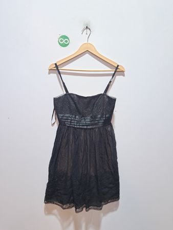 BCBG Max Azria Petite Schwarzes Spitzenkleid