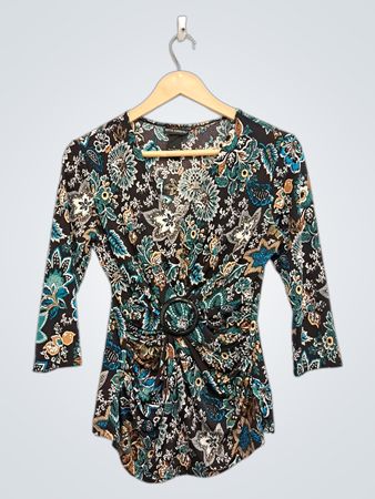 PETITE SOPHISTICATE Damen Oberteil mit Blumenmuster