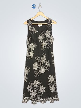 STUDIO PETITE Schwarzes ärmelloses Kleid mit Blumenmuster