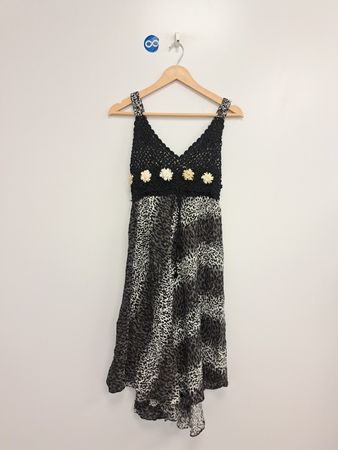 Leopardenmuster-Kleid mit Häkel-Bustier