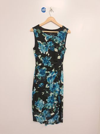 Connected Apparel schwarzes/schwarz-blaues ärmelloses Etuikleid mit Blumenmuster