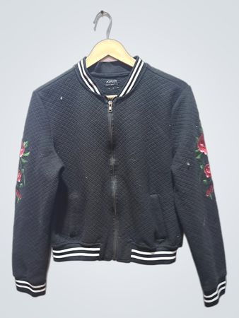 Ashley Outerwear gesteppte Bomberjacke mit Rosenstickerei
