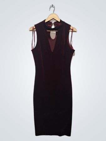 Love J Velvet ärmelloses Kleid mit Mock-Neck und Schlüsselloch-Ausschnitt