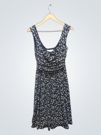 MAGGY LONDON Damen ärmelloses, gerafftes Kleid mit Print