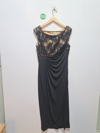 Bee Darlin Black Lace Overlay gerafftes Kleid