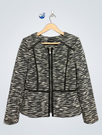 I.N. STUDIO Petite Schwarze und weiße strukturierte Jacke