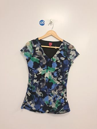 212 Collection Damen Blaues Oberteil mit Floralem Druck, V-Ausschnitt und kurzen Ärmeln