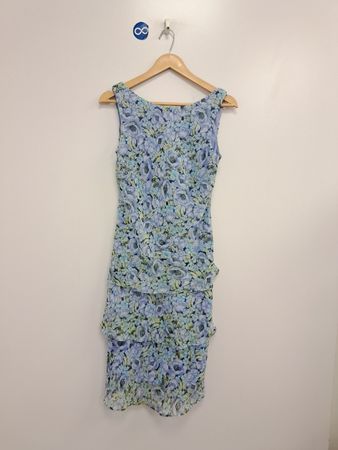SCARLETT ärmelloses, gestuftes Kleid mit Blumenmuster