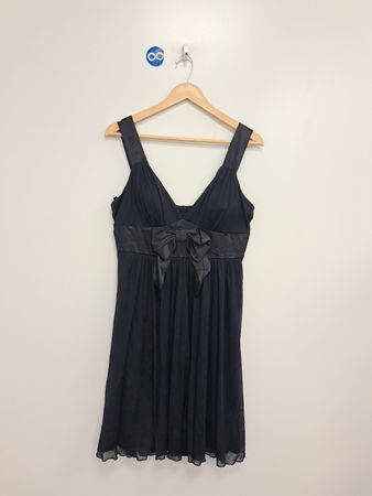 En Focus Petite Navy Schleifendetail Kleid