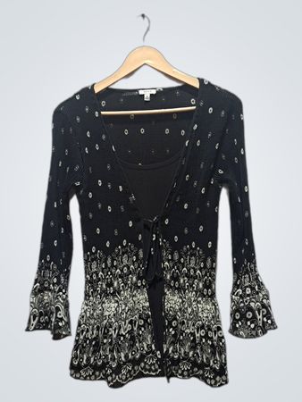 NICOLA schwarzer Cardigan mit weißem Blumenmuster