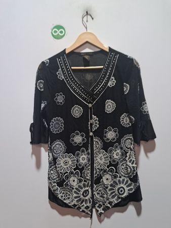 Design Works Black Floral Print V-Neck Blouse