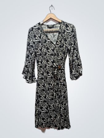 Glamour Schwarz-Weißes Blumenmuster Wickelkleid mit Gürtel