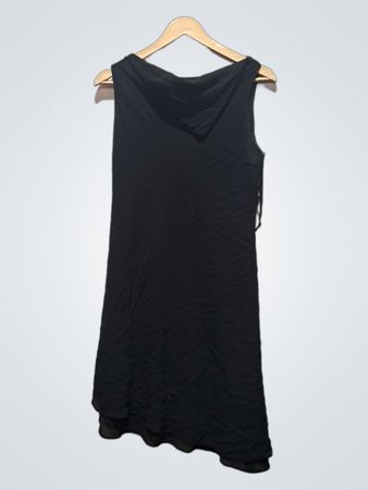 Virgo Petite schwarzes ärmelloses Kleid