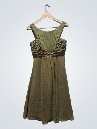 David's Bridal olivgrünes gerafftes Kleid
