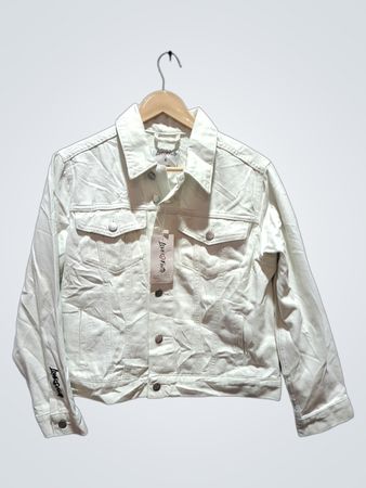 Love Faith weiße Jeansjacke mit "Faith Hope Love"-Grafik auf dem Rücken